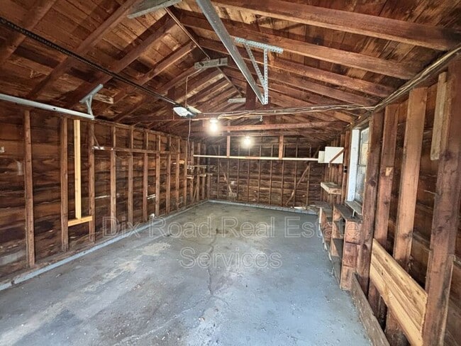 Building Photo - 1145 Chase Ave
