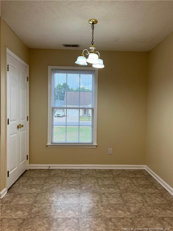 Foto del edificio - 6328 Fox Glen Dr