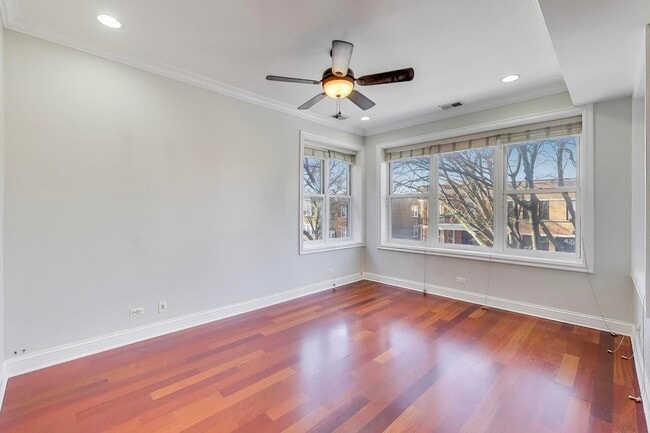 Building Photo - 4331 N Sacramento Ave