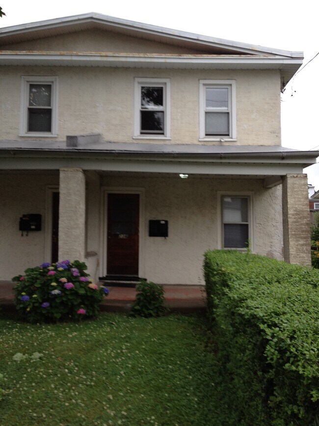 Building Photo - 236 Delmont Ave