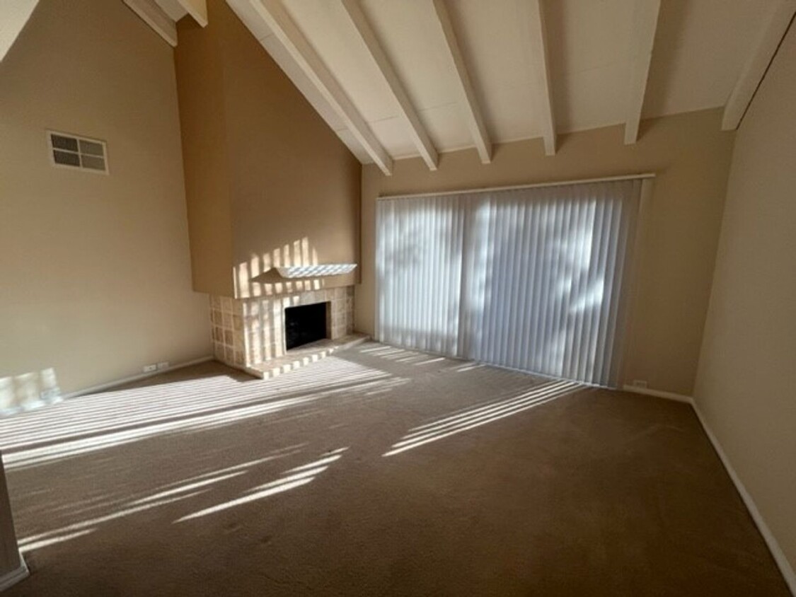Primary Photo - Cozy 1bed 1 bath with in-unit Washer and D...