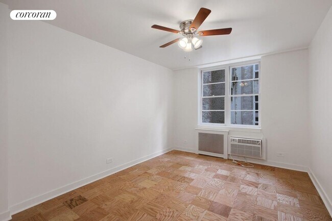 Building Photo - 30 Horatio St