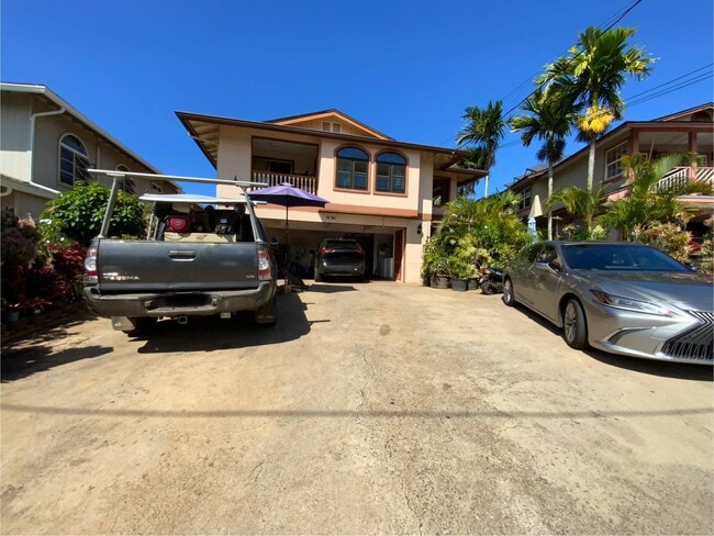 Building Photo - T1171