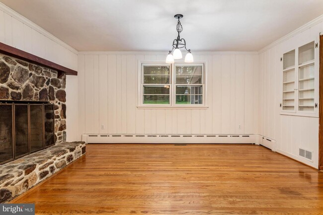 Building Photo - 35 Arbor Ln