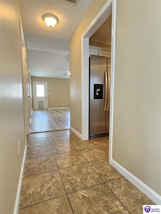 Building Photo - 101 McIntosh Dr