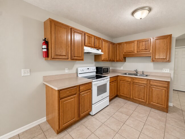 Building Photo - Enjoy the charm of St. Augustine living without the restrictions of an HOA!