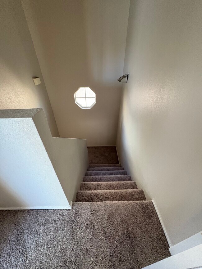 Foto del edificio - 1349 Lucia Dr