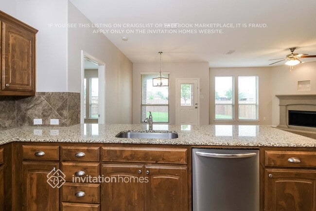 Foto del edificio - 3232 Tamarack Ln