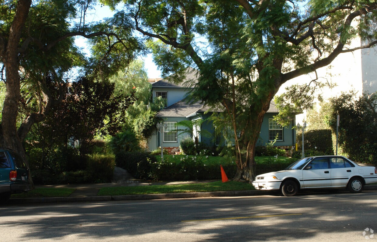 Building Photo - 1505 Veteran Ave