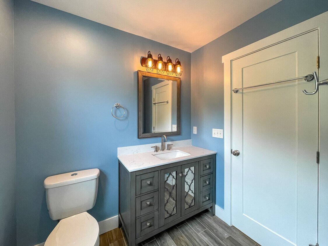 Primary Photo - Beautiful Three-Bedroom in Swannanoa