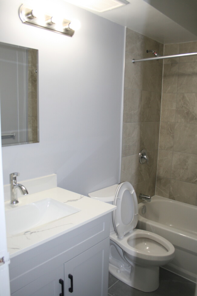 Photo du bâtiment - 950 Eastlawn Av
