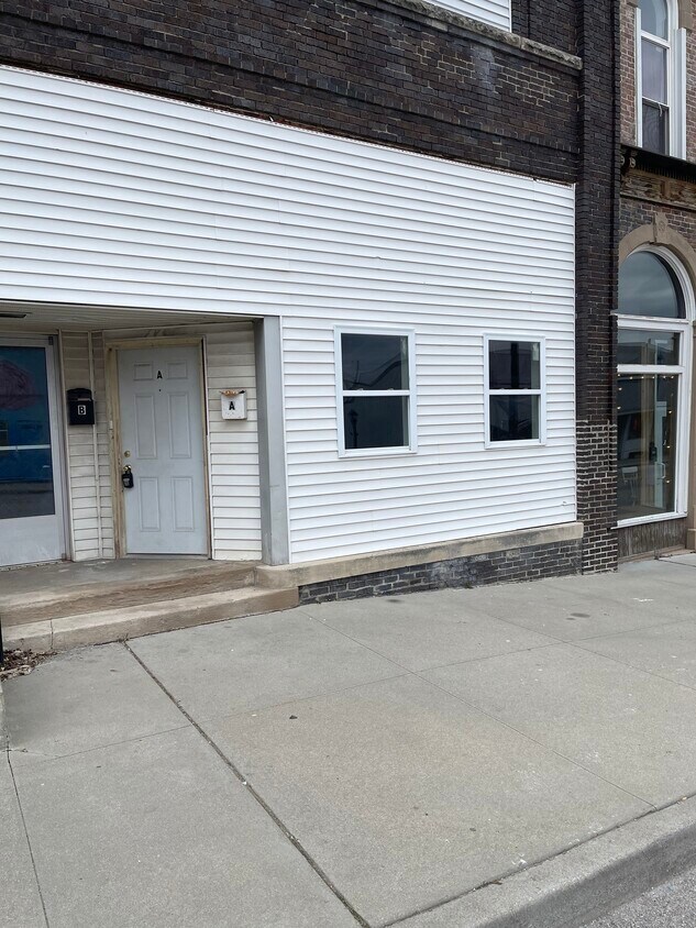 Primary Photo - 107 2nd St