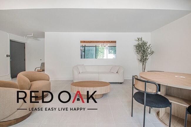 Building Photo - Toluca Lofts