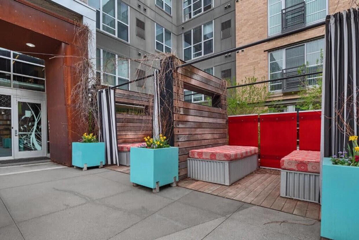 Foto principal - 616 Washington Ave S