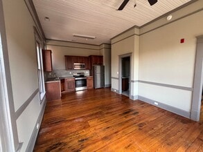 Building Photo - 106 N Broad St
