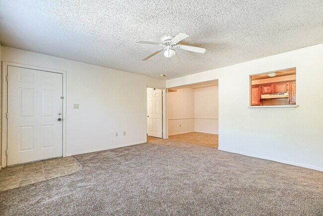 Sala de estar - Village Square of Jacksonville