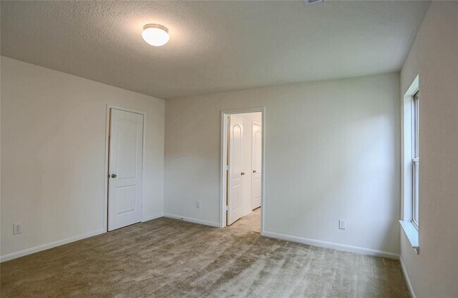 Building Photo - 2527 Boxwood Park