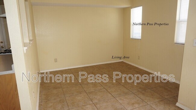 Building Photo - 11021 Sunshine Ct