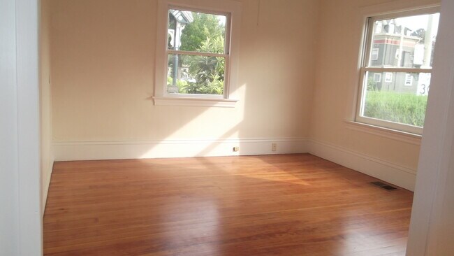 Foto del edificio - 518 E 15th St