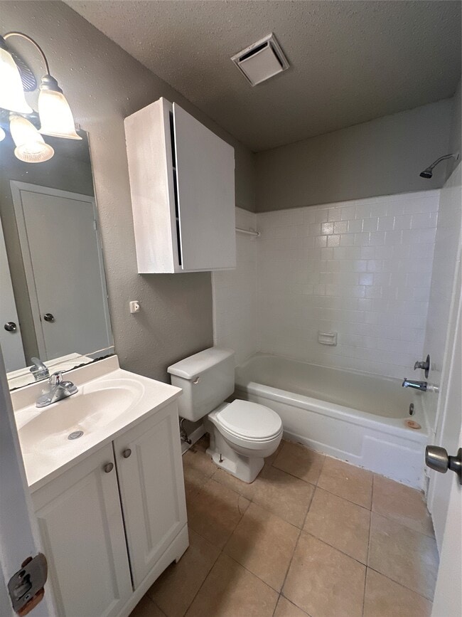 Building Photo - 7207 Caracas Dr