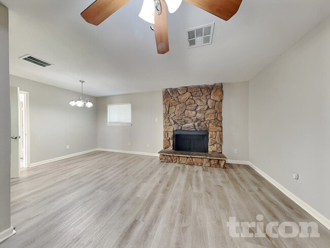 Building Photo - 1438 Peach Spring Dr