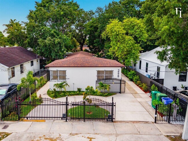 Foto del edificio - 3228 NW 11th Ave