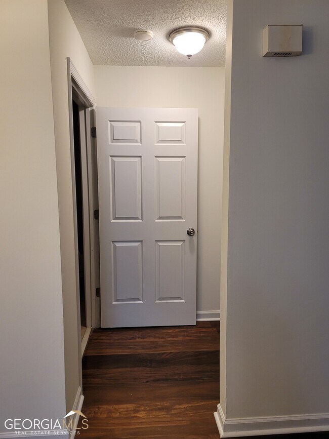 Foto del edificio - 632 Granville Ct