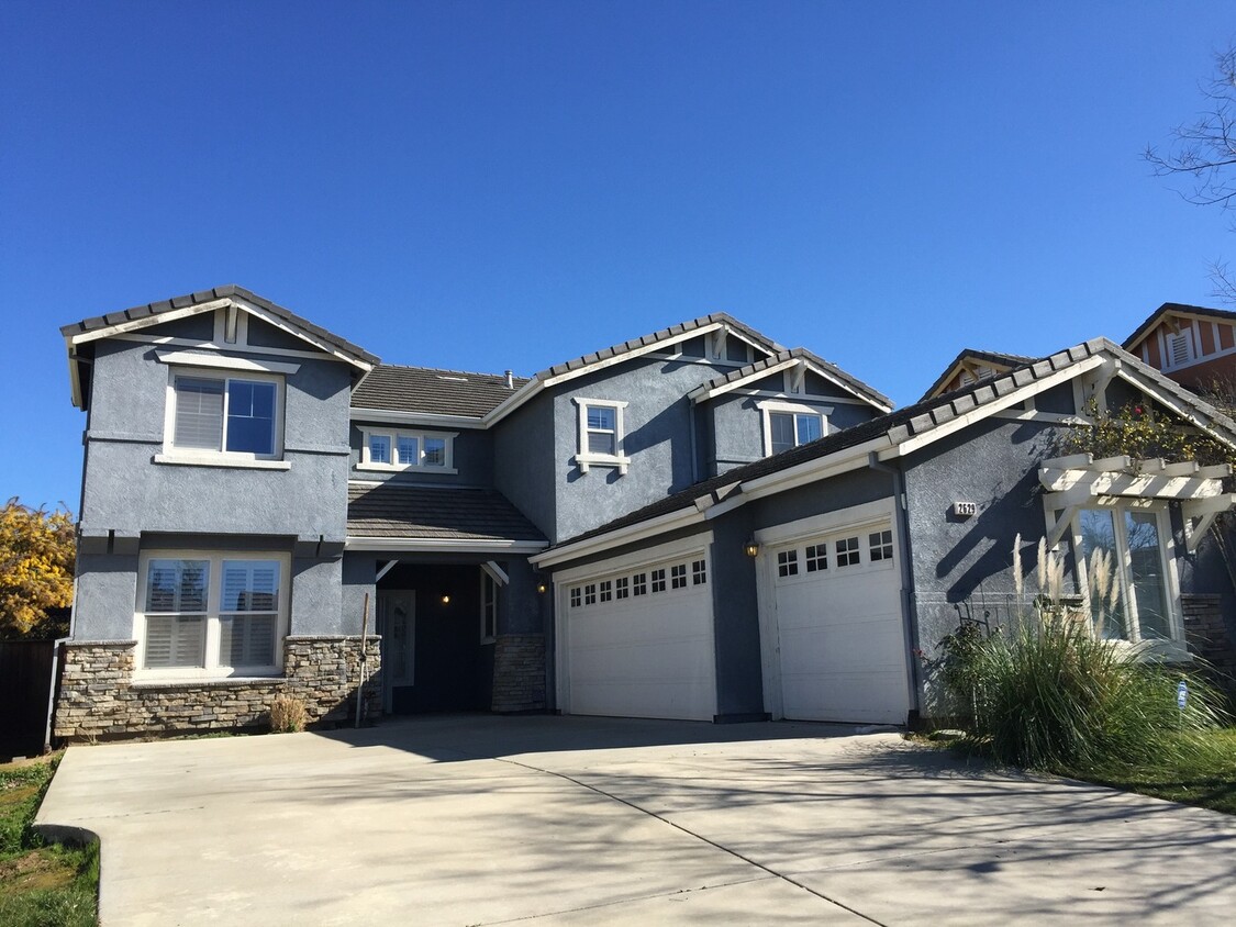 Primary Photo - 4 Bed, 3.5 Bath Antioch Home with Loft