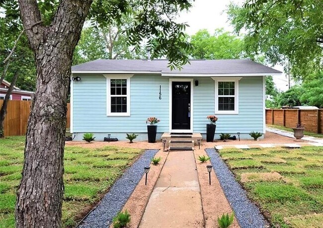 Foto del edificio - 1156 Nickols Ave