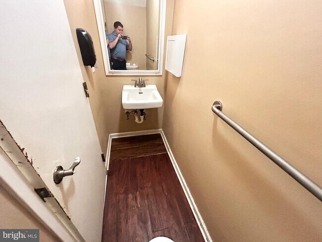 Foto del edificio - 3824 Lancaster Ave