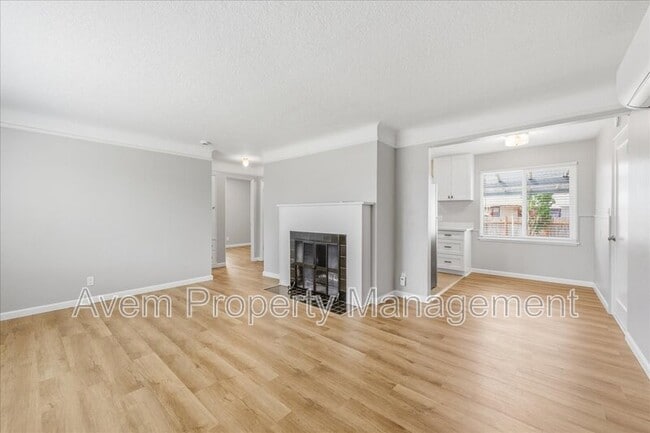 Building Photo - 360 E Dartmouth St