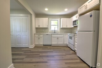 Building Photo - 100 Small St