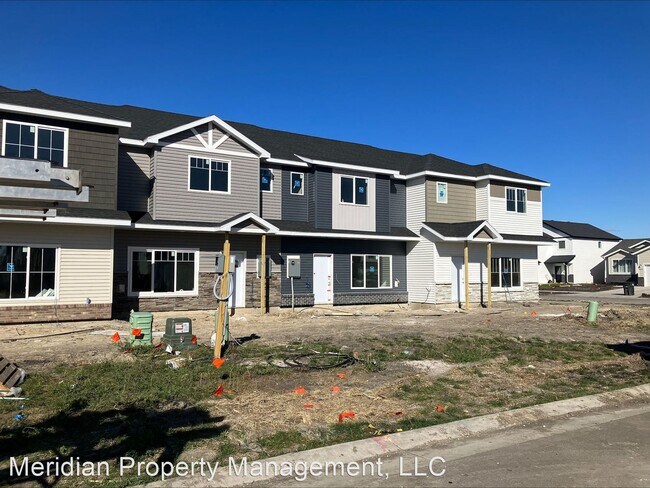 Building Photo - 3 br, 2.5 bath Apartment - 4950 36th Avenu...