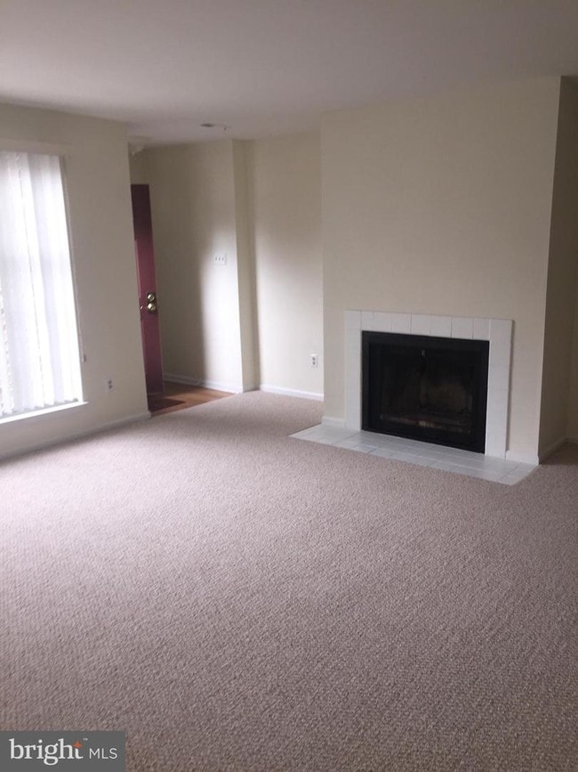 Building Photo - 1794 Bayley Ln