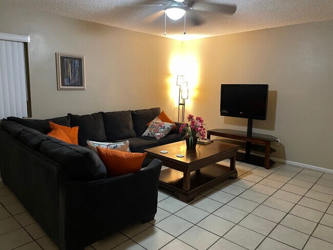 Foto del edificio - 2312 Palisades Dr