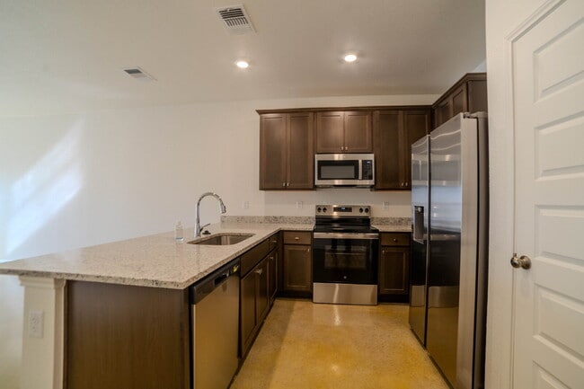 Foto del edificio - 907 Switchgrass Dr