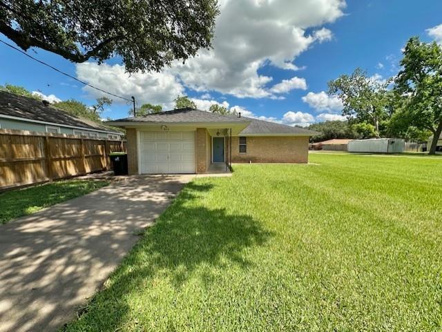 Foto principal - 626 N Resident St