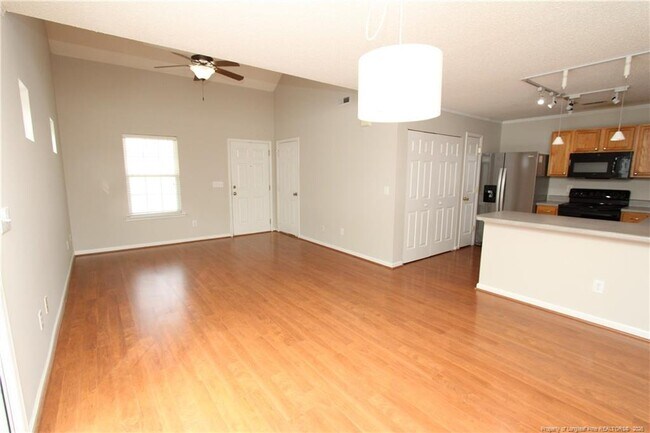 Foto del edificio - 5425 Golden Moss Trail