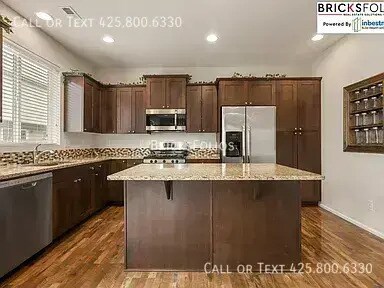 Foto del edificio - Live Your Best Life in the Heart of Puyall...