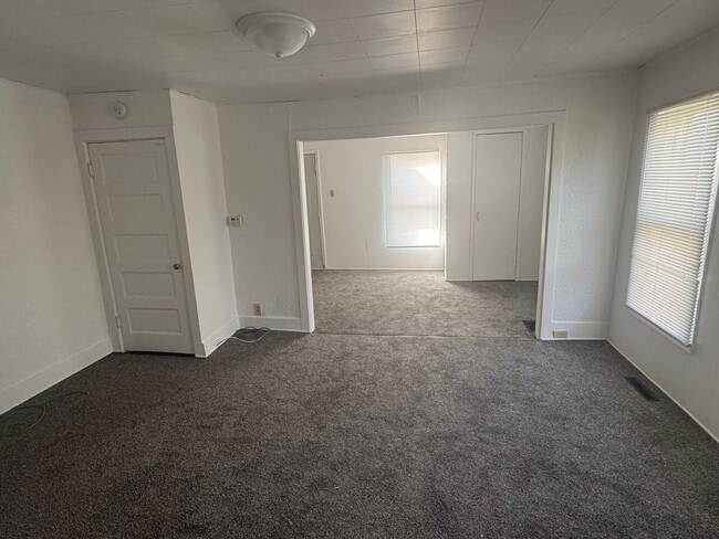 Building Photo - 708-710-710 Bluff St