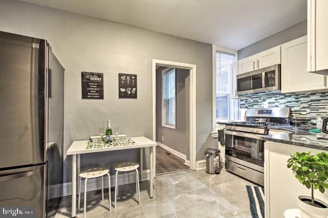 Foto del edificio - 4812 Oxford Ave