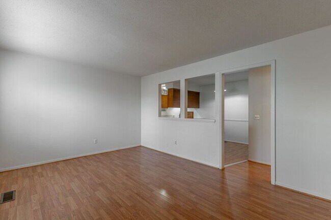 Foto del edificio - 17 Knollwood Dr