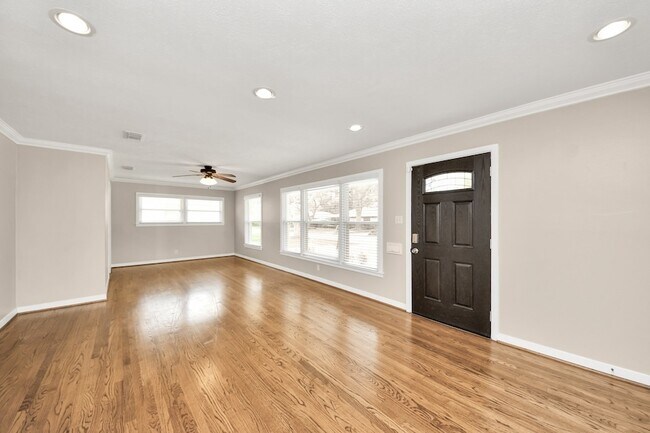 Foto del edificio - 3419 Norris Dr