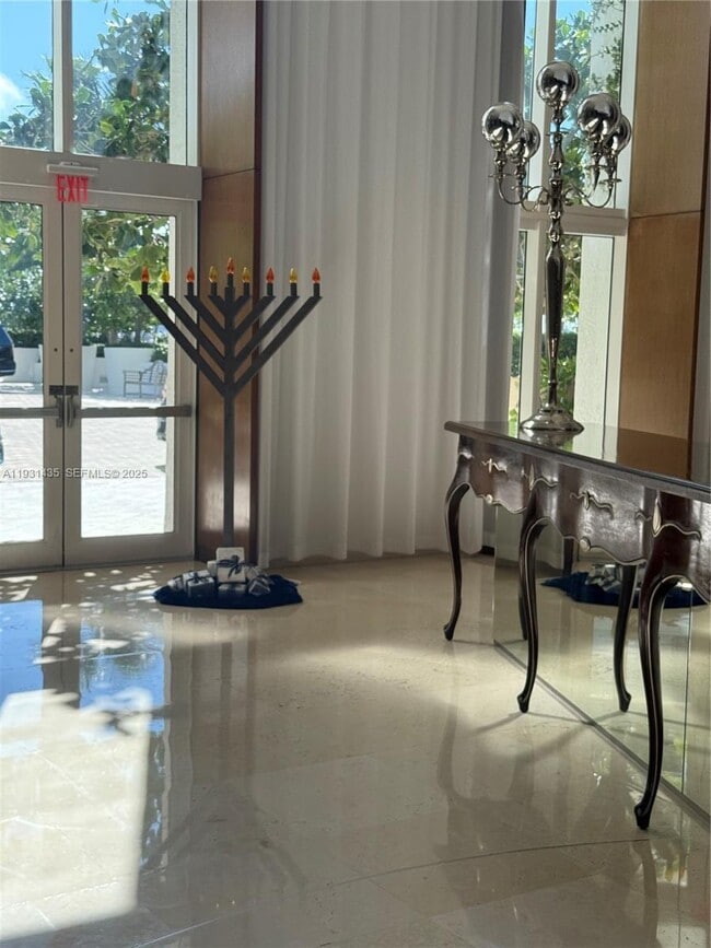 Building Photo - 450 Alton Rd