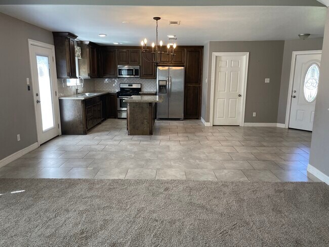 Foto del edificio - 6122 Stoney Brook Dr