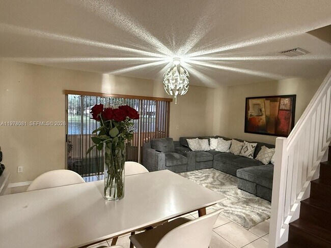 Foto del edificio - 20875 NW 4 St