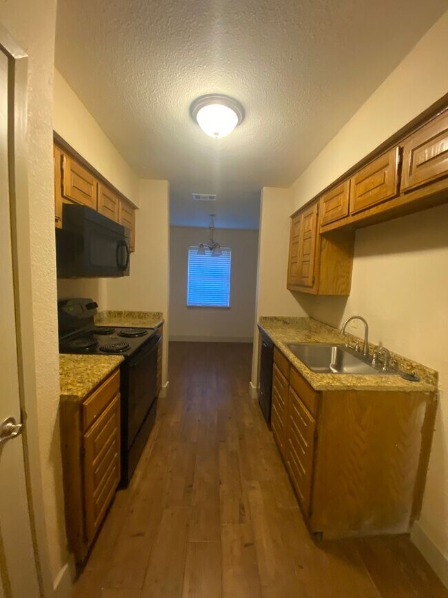 Foto del edificio - 9291 Burbank Dr