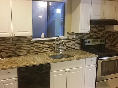 Building Photo - 124 Bluebird Dr