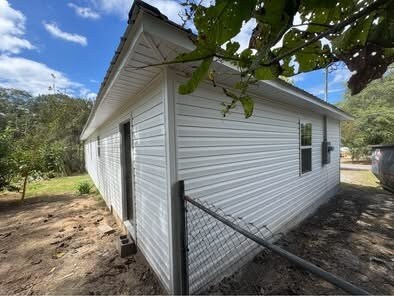 Building Photo - 914 Dooley Ave