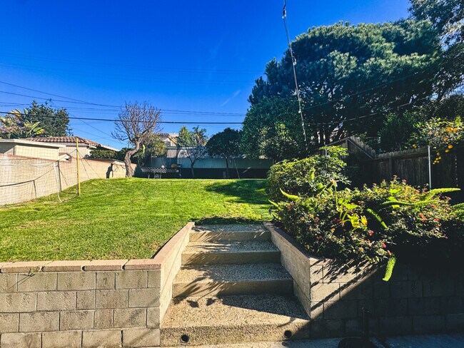 Foto del edificio - 406 S Irena Ave